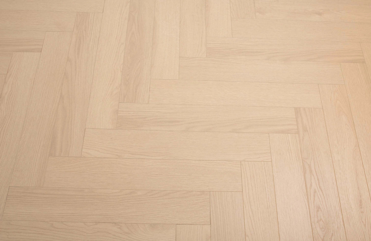 kingsley-12mm-eversham-oak-herringbone-laminate-flooring-9