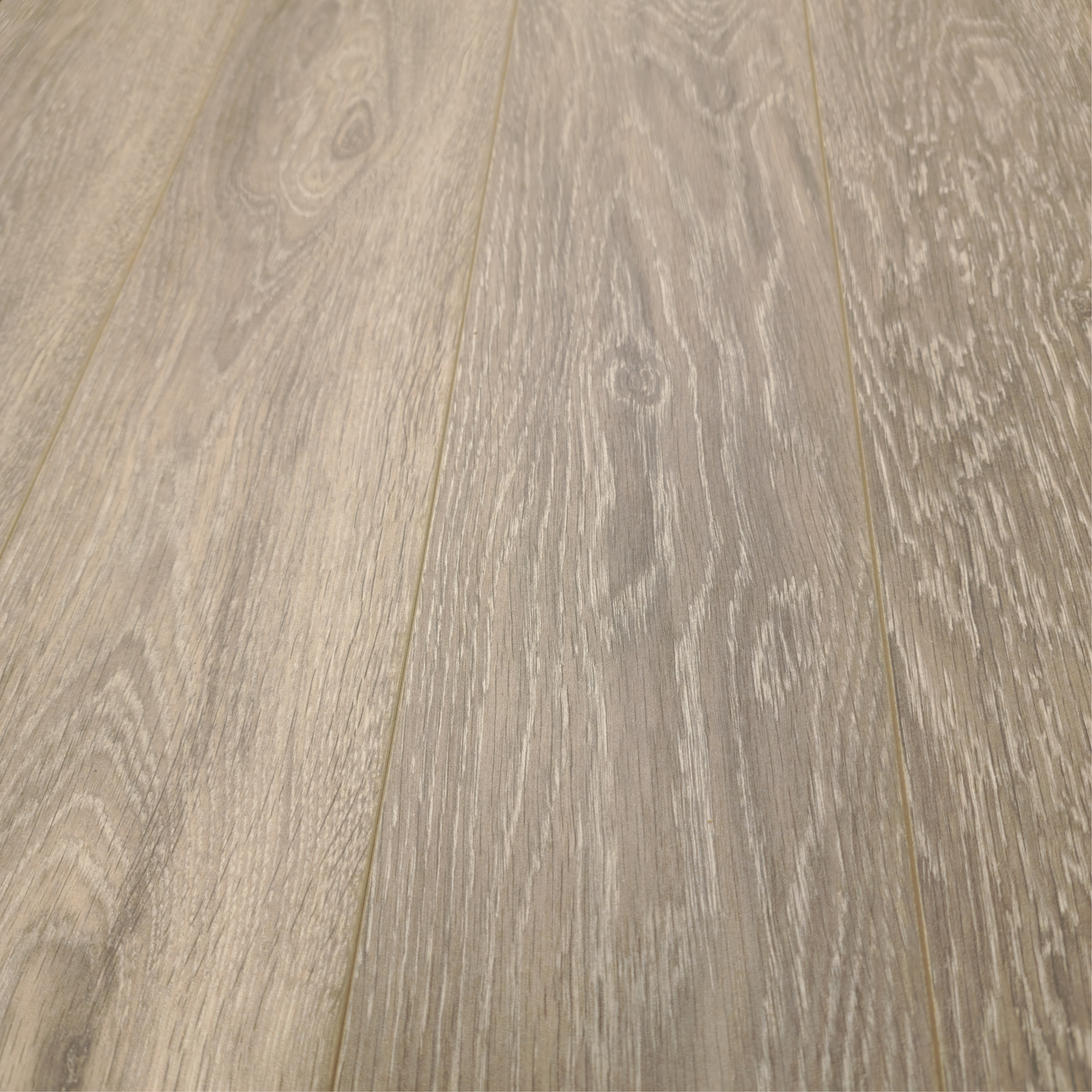 Waterproof Luxury Elmstone Oak 12mm Laminate Flooring