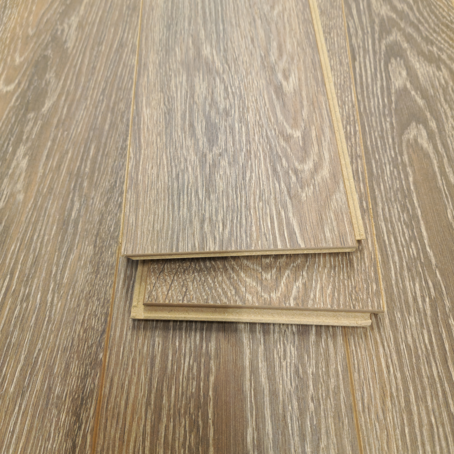 Waterproof Luxury Frostwood Oak 12mm Laminate Flooring