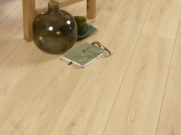 Horizon 12mm Regal oak Laminate Flooring