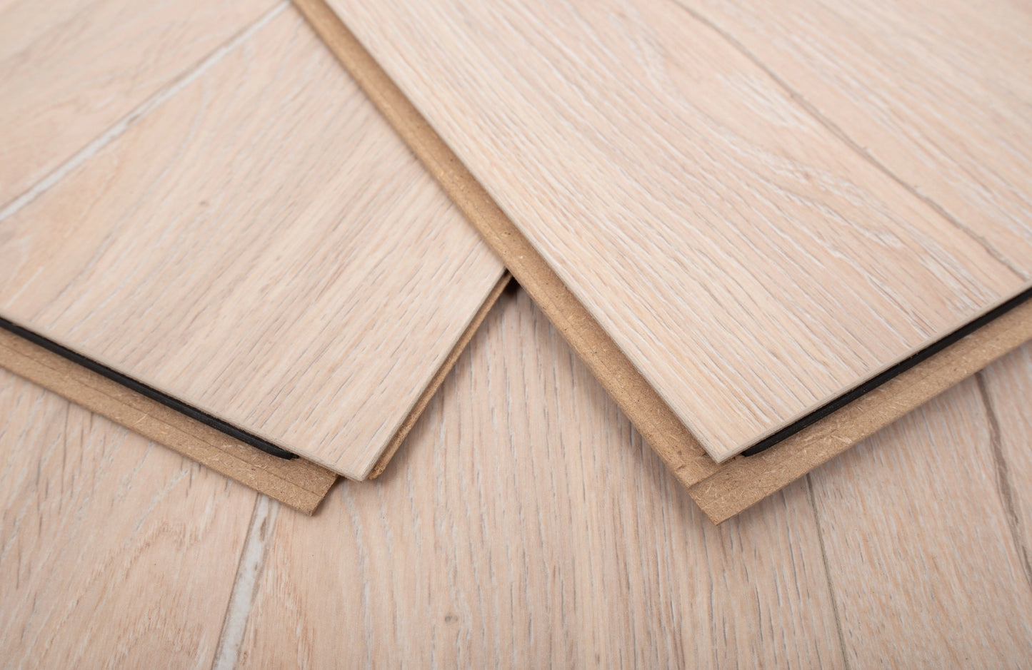waterproof-luxury-sunbeam-oak-8mm-laminate-flooring-12