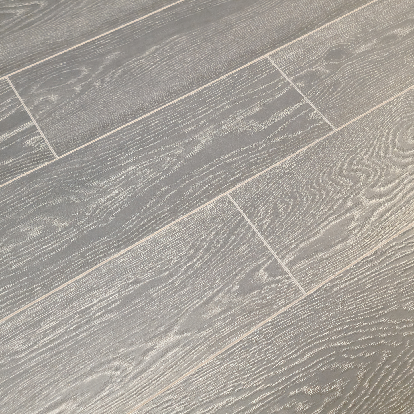 Waterproof Luxury Nordic Grey Oak 12mm Laminate Flooring