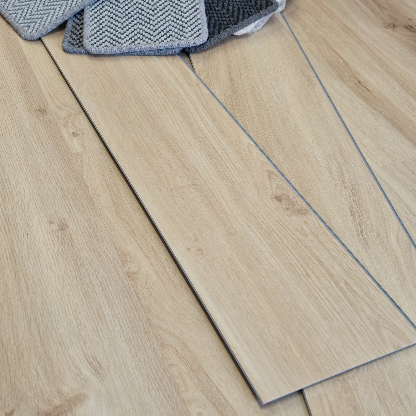 Waterproof Natural Oak Plank LVT Rigid Core SPC Click Luxury Vinyl Tile Flooring