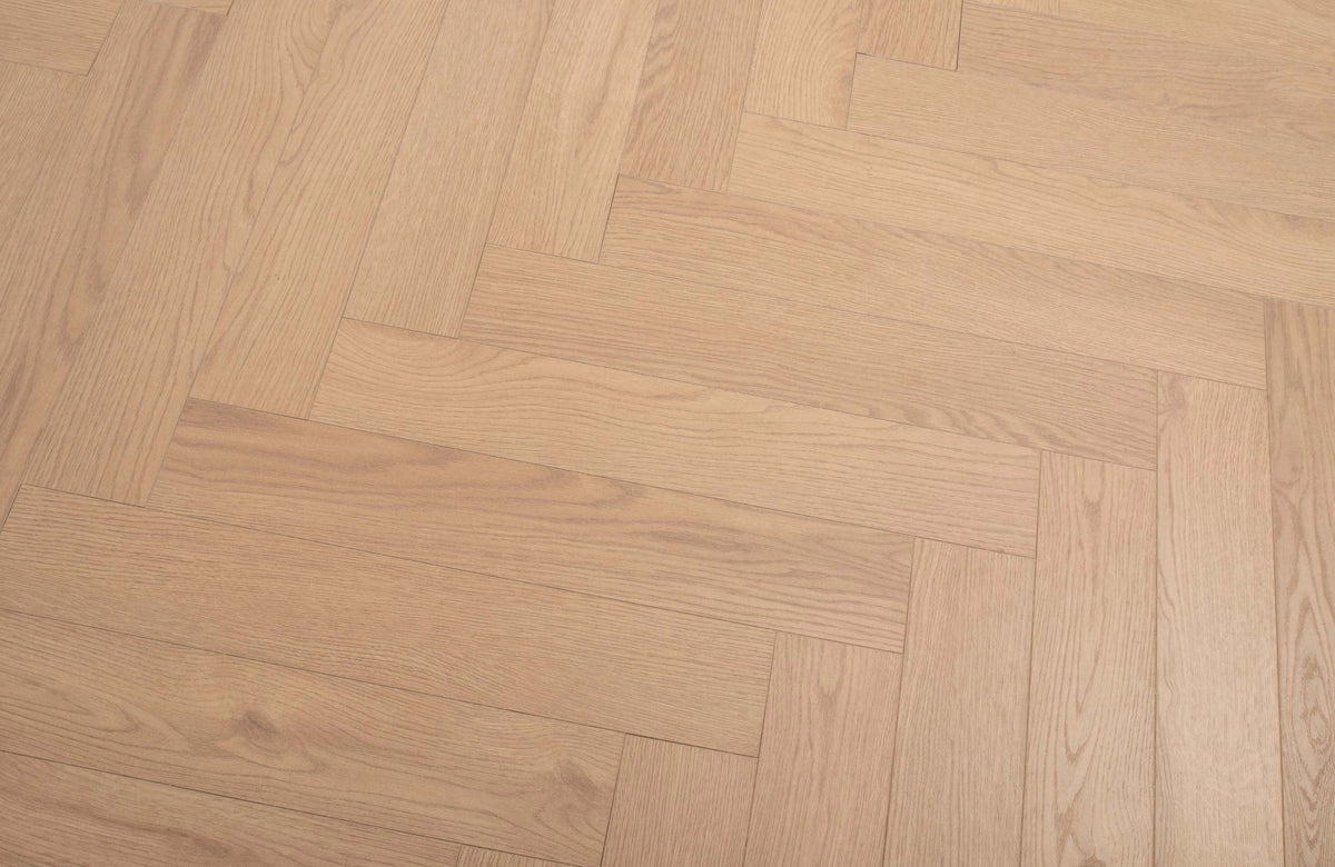 kingsley-12mm-hartington-oak-herringbone-laminate-flooring-9