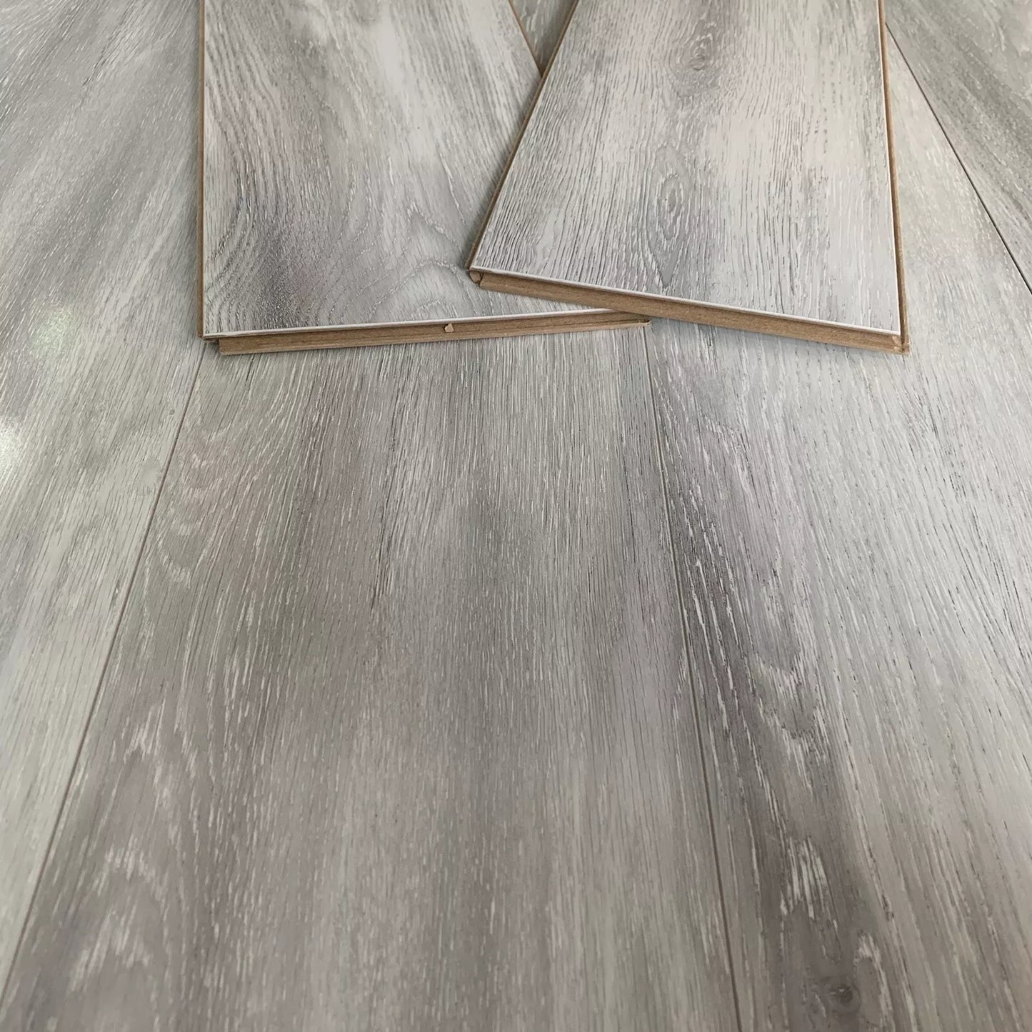 High Gloss Silver Ice 8mm Laminate Flooring