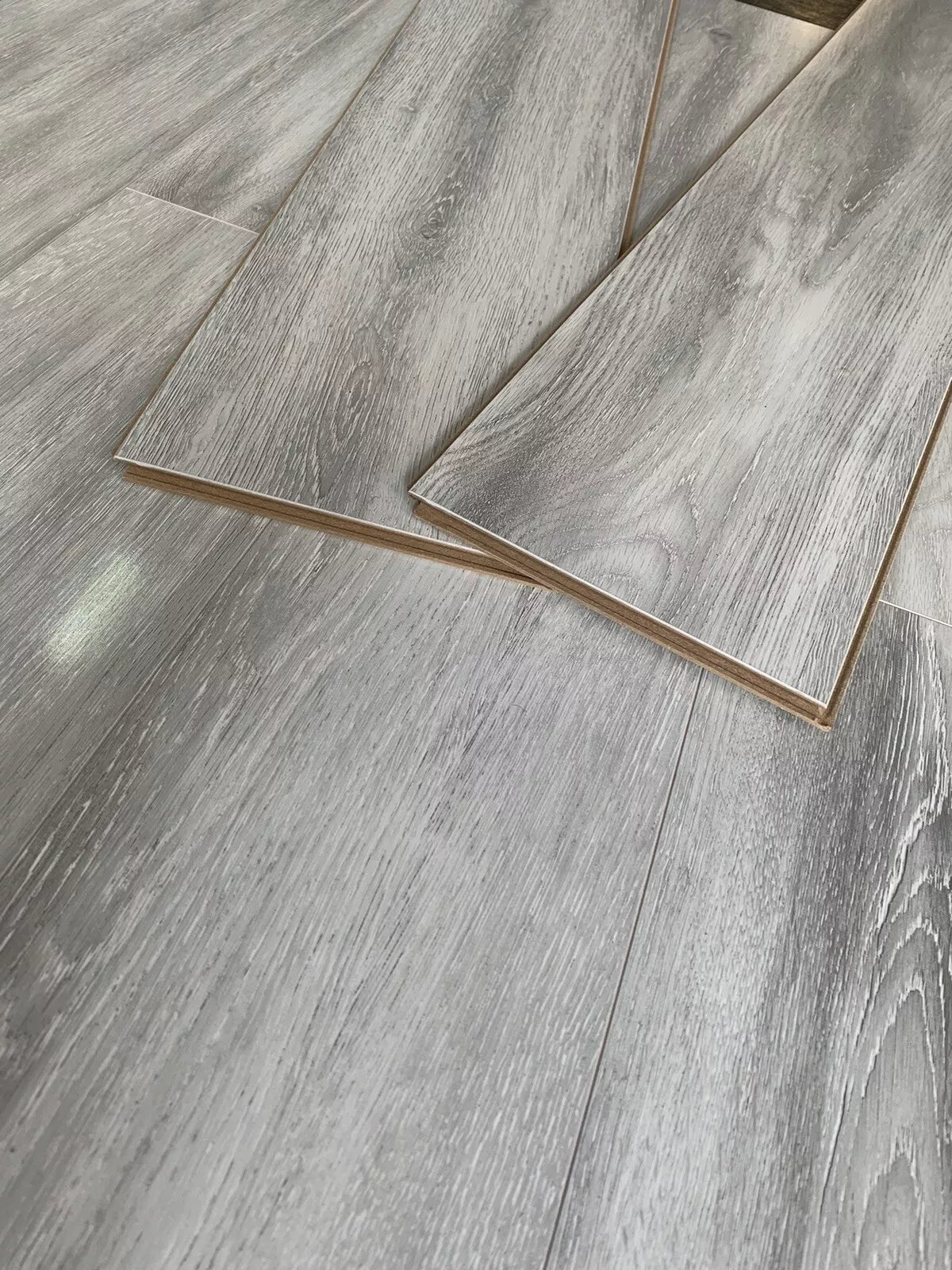 High Gloss Silver Ice 8mm Laminate Flooring