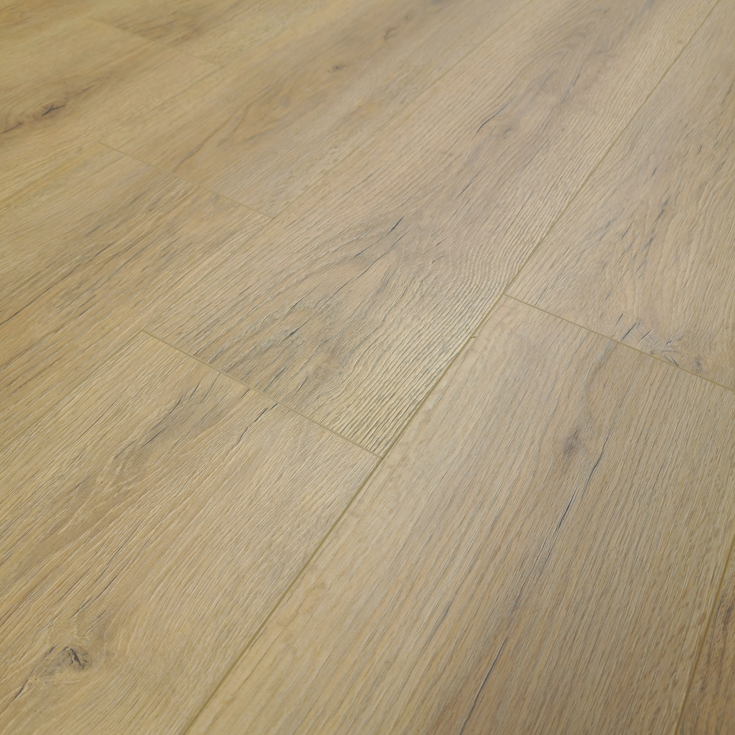 Waterproof Luxury Lightwood Oak 8mm Laminate Flooring