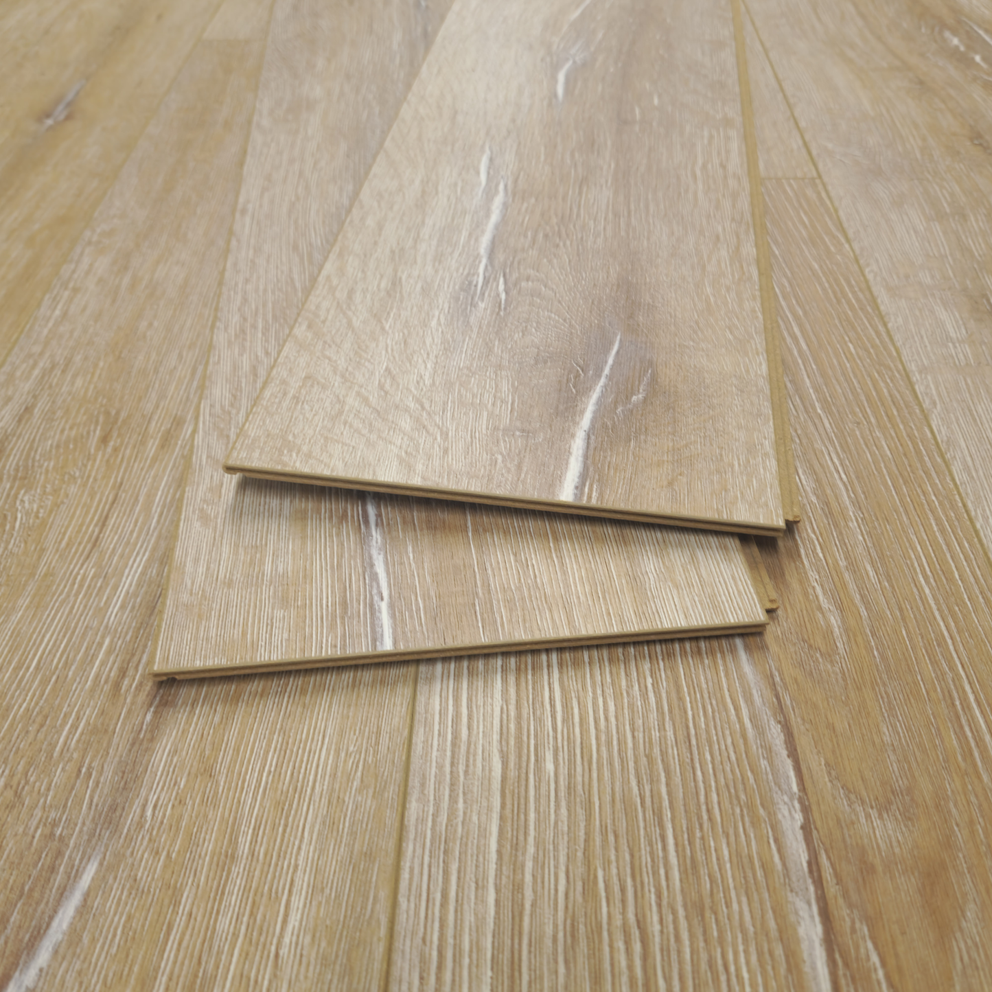 Waterproof Luxury Sunlit Oak 8mm Laminate Flooring