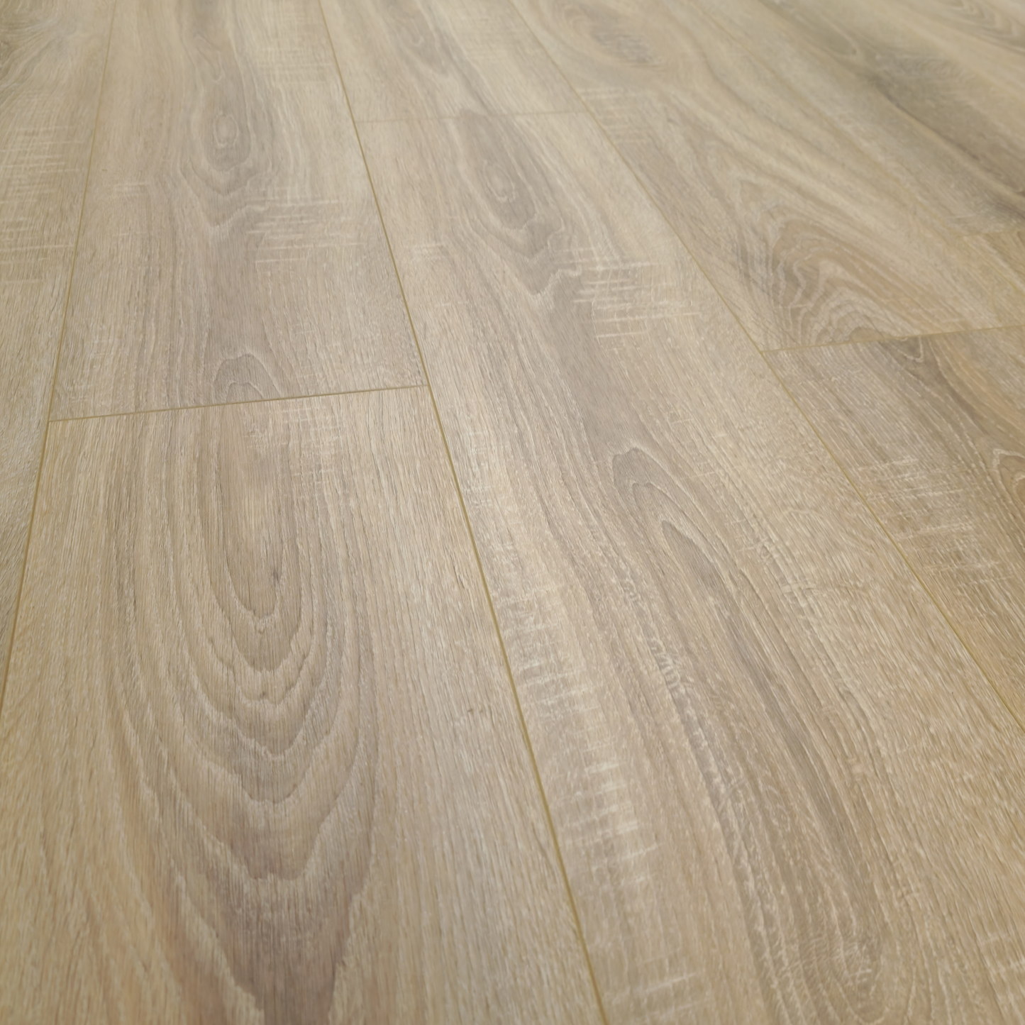 Waterproof Luxury Caramel Oak 8mm Laminate Flooring