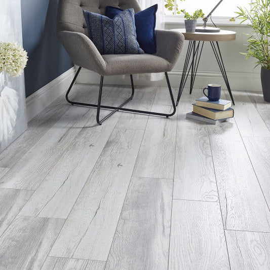 horizon-12mm-heritage-oak-laminate-flooring-1