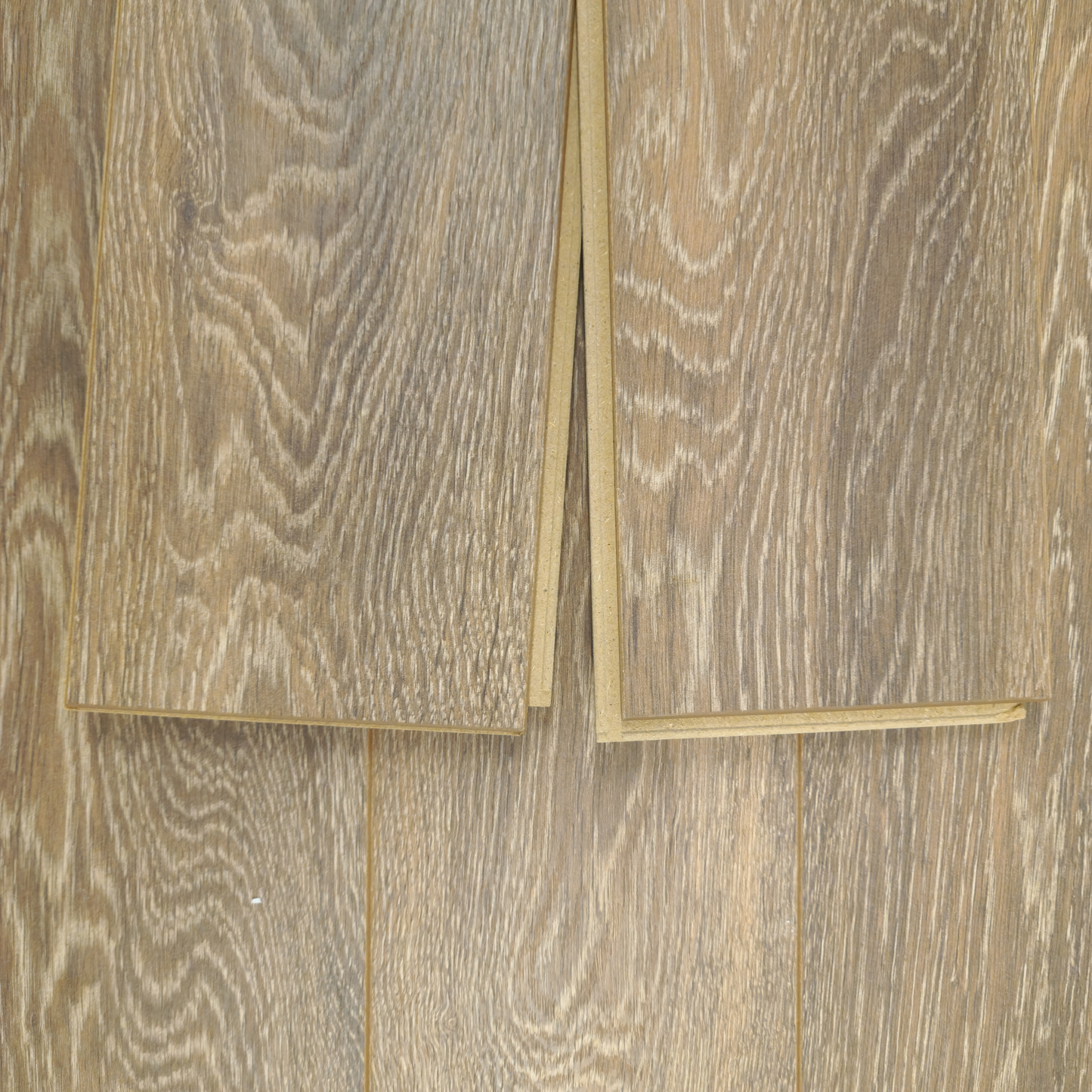 Waterproof Luxury Frostwood Oak 12mm Laminate Flooring