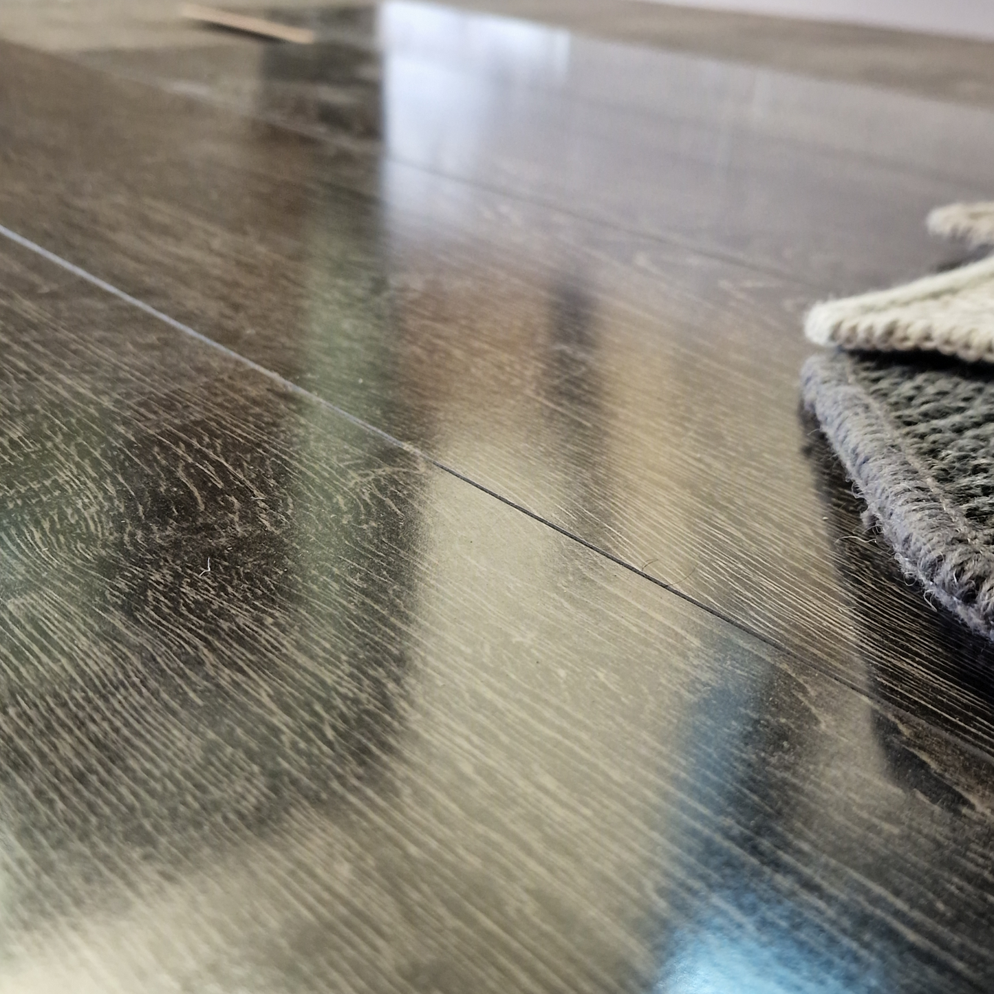 High Gloss Black Granite 8mm Laminate Flooring