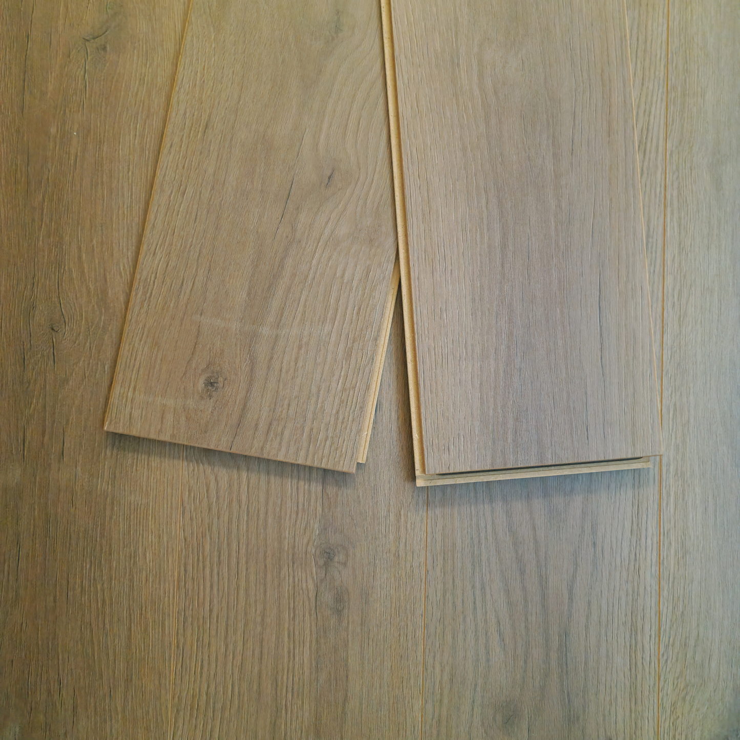 Waterproof Luxury Palewood Oak 8mm Laminate Flooring