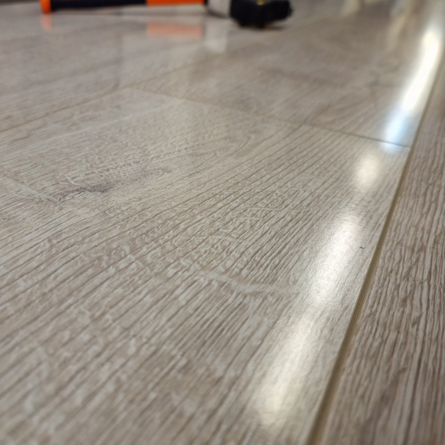 High Gloss Silver 8mm Laminate Flooring