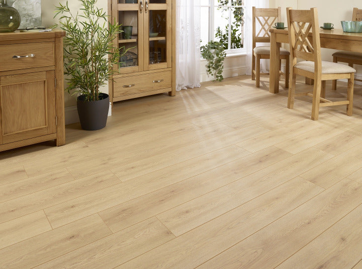 Horizon 12mm Regal oak Laminate Flooring