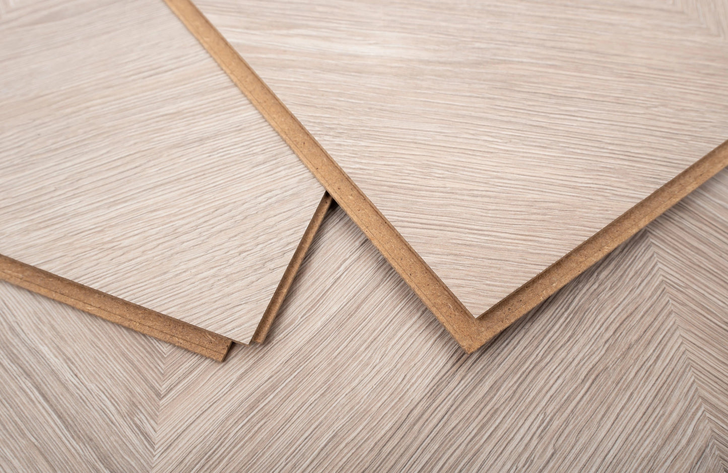 agt-8mm-elvora-oak-chevron-laminate-flooring-7