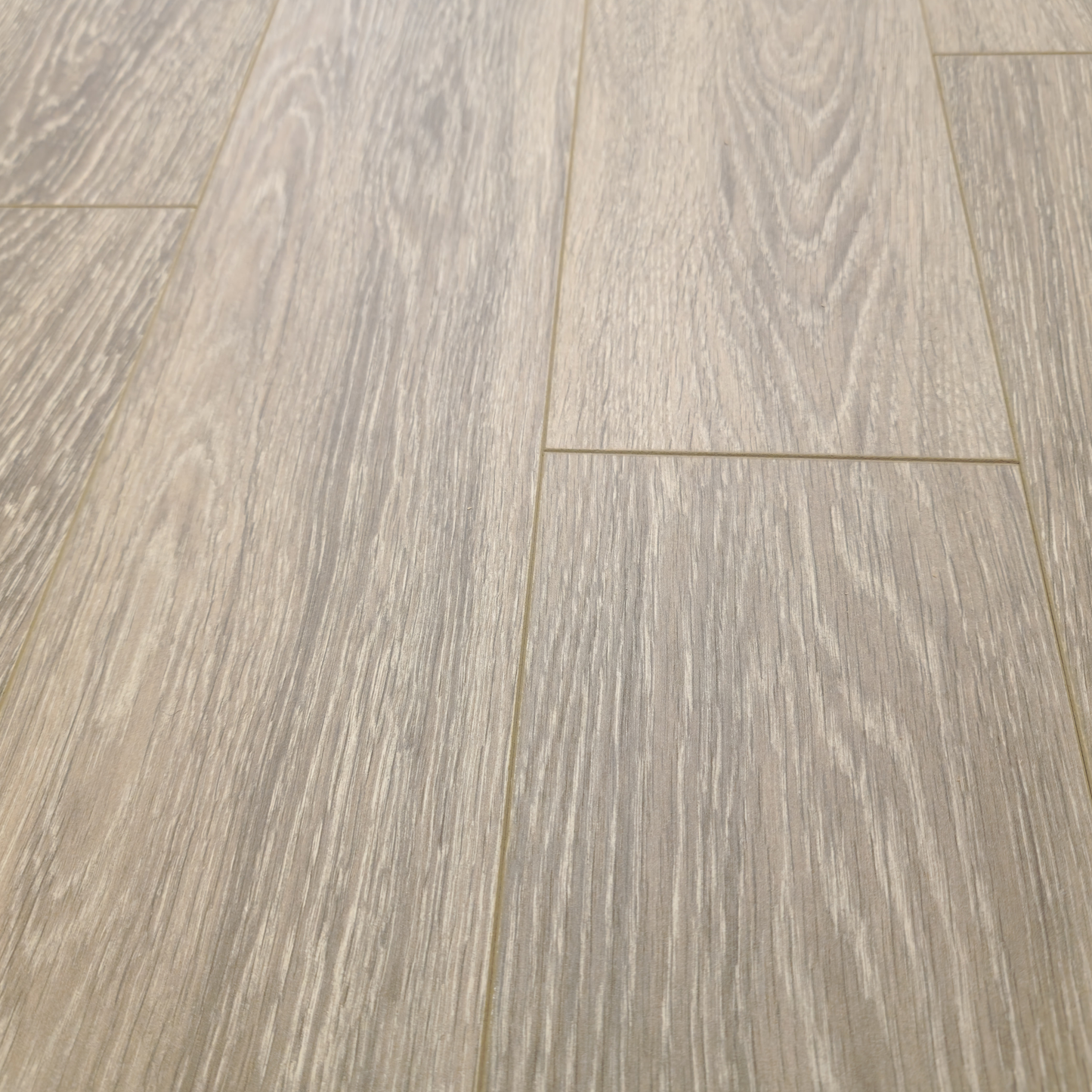 Waterproof Luxury Elmstone Oak 12mm Laminate Flooring