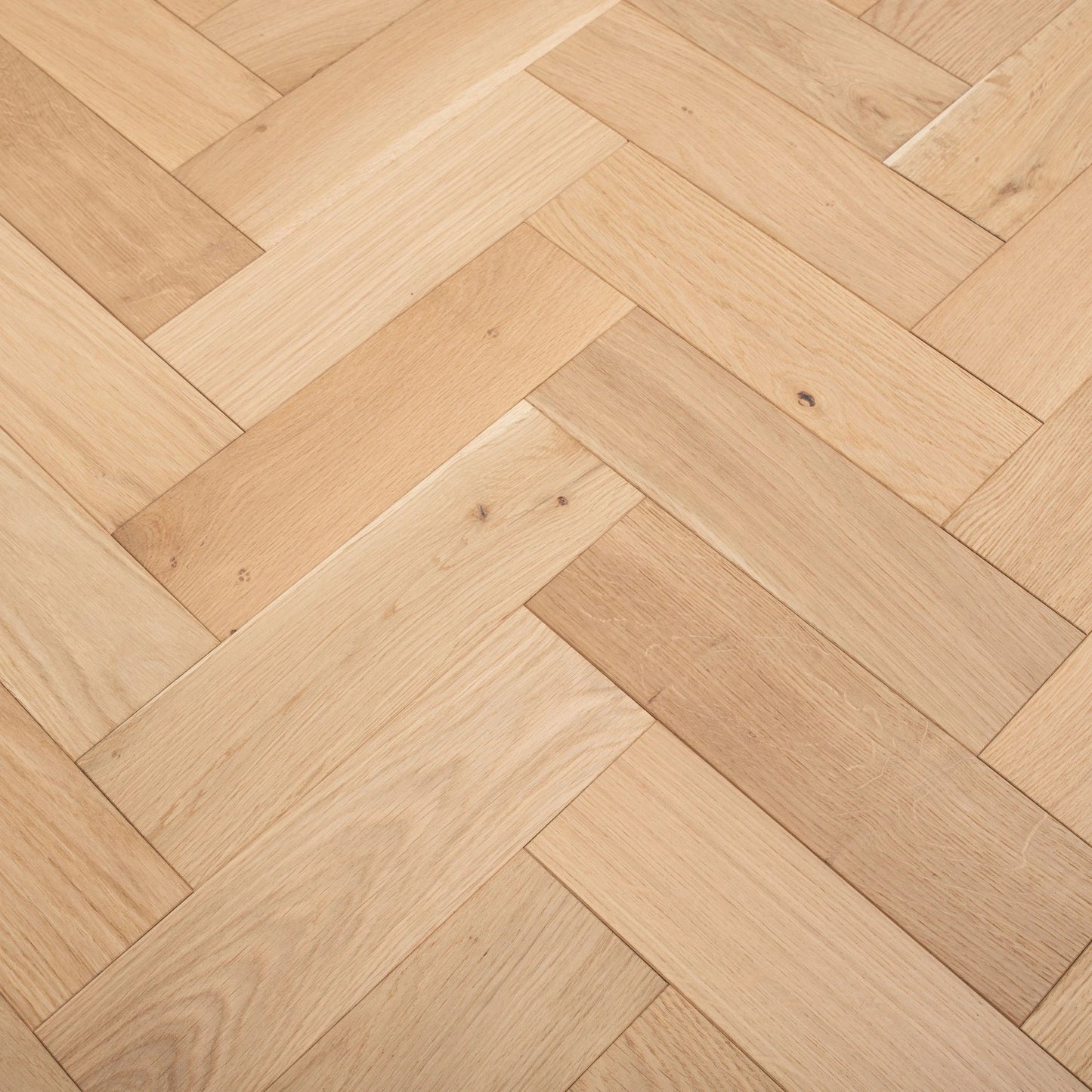 dartmoor-oak-herringbone-engineered-wood-flooring-1