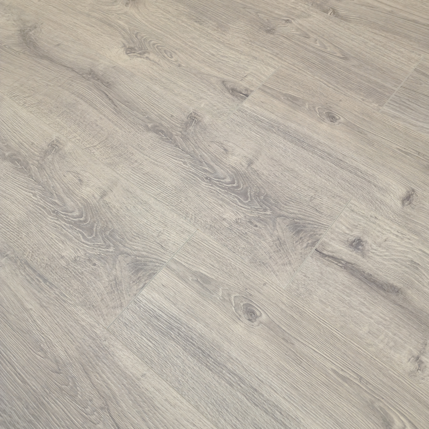 Waterproof Luxury Ivory Oak 8mm Laminate Flooring