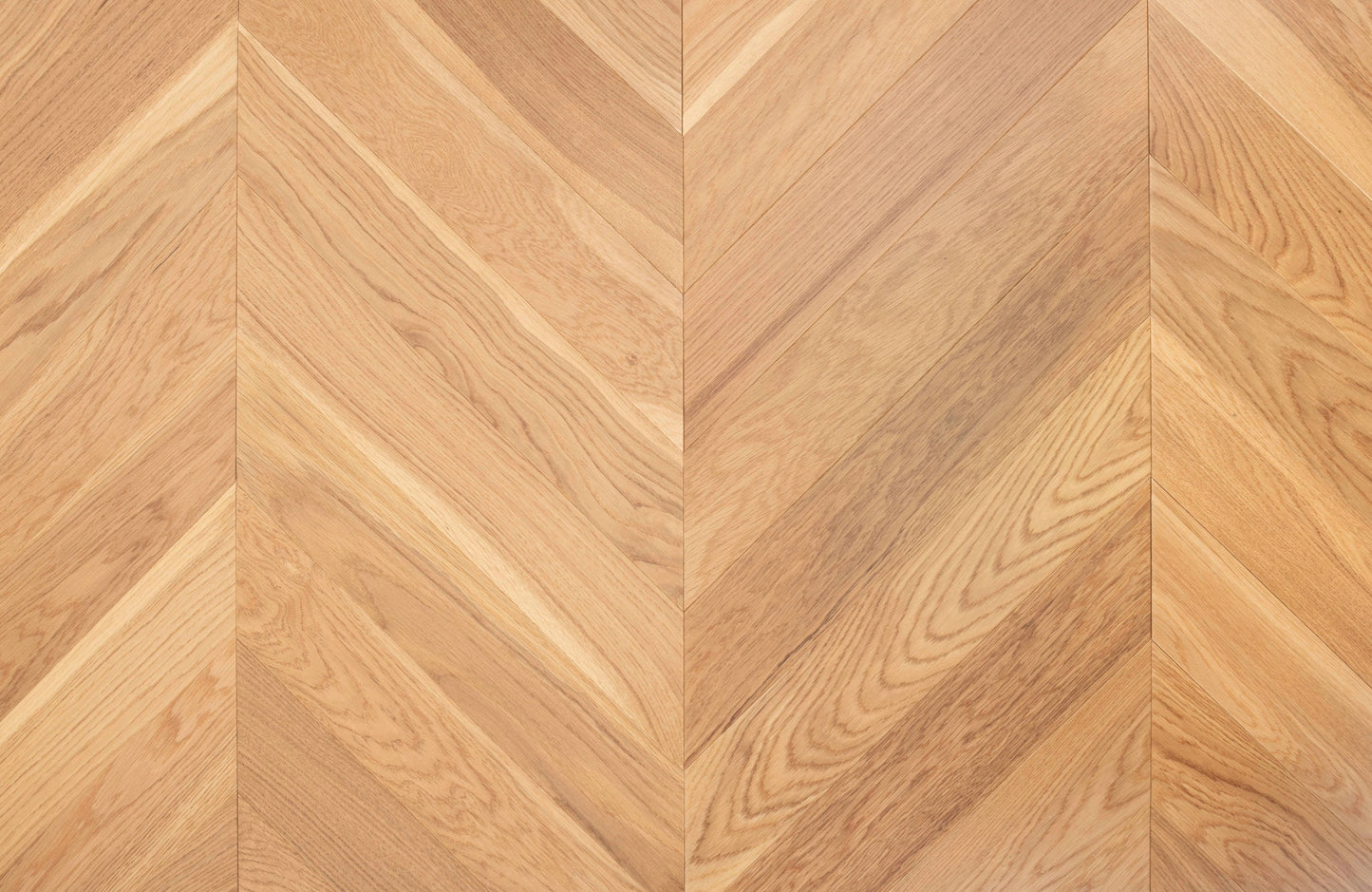 Dunmore Oak 14mm Chevron Smooth & Lacquered Engineered Wood Flooring