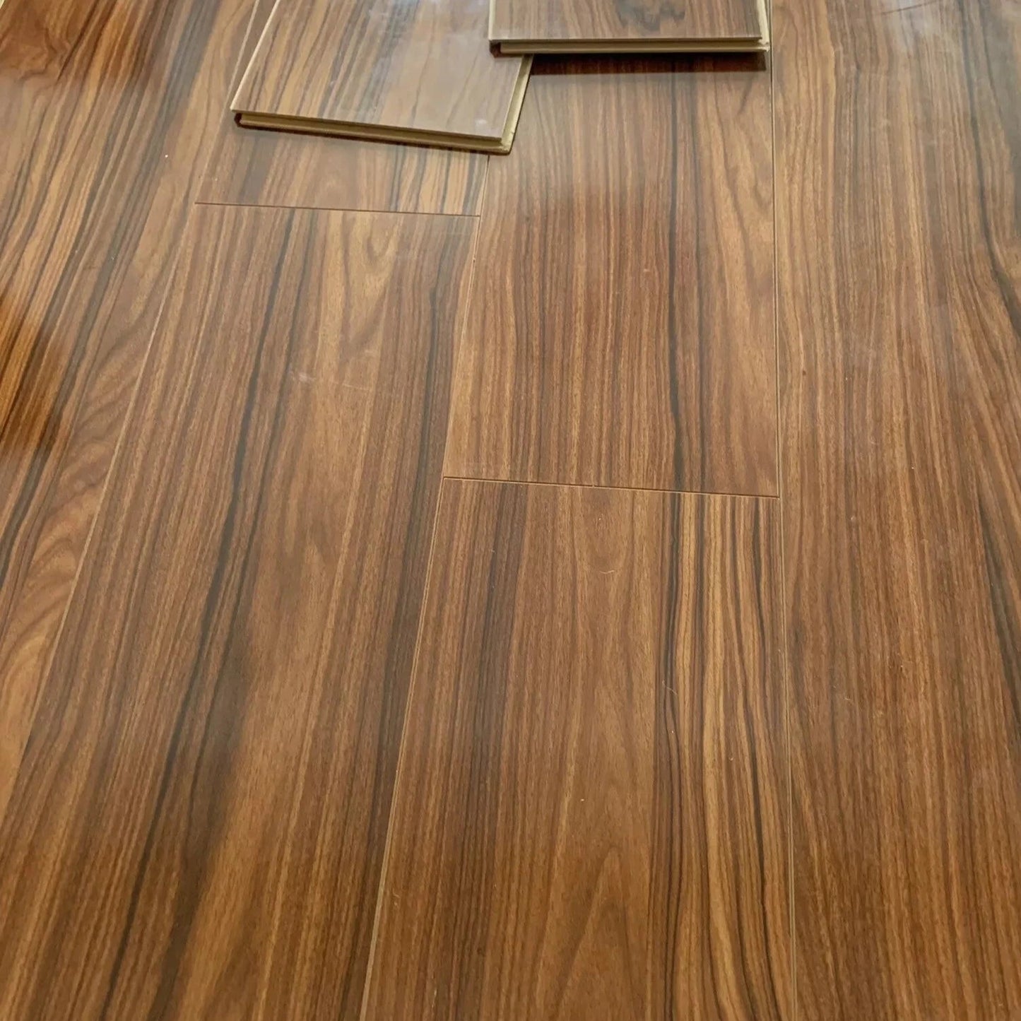High Gloss Bourbon 8mm Laminate Flooring