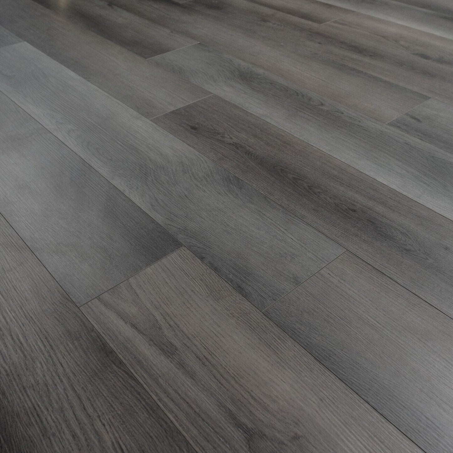 sovereign-obsidian-oak-vinyl-click-flooring-1