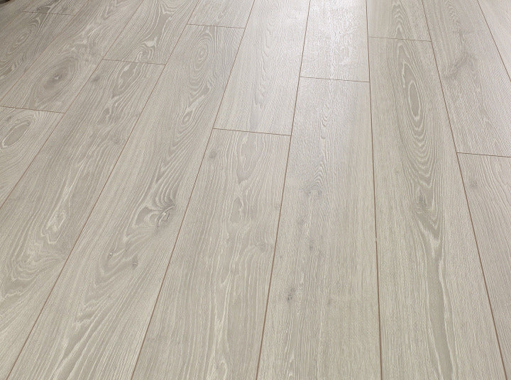 Horizon 12mm Urban Mist Oak Laminate Flooring