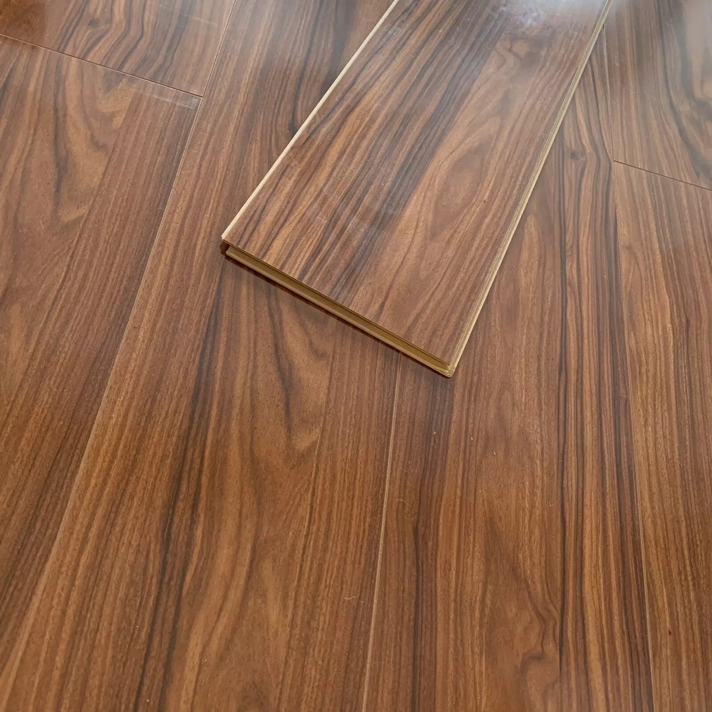 High Gloss Bourbon 8mm Laminate Flooring