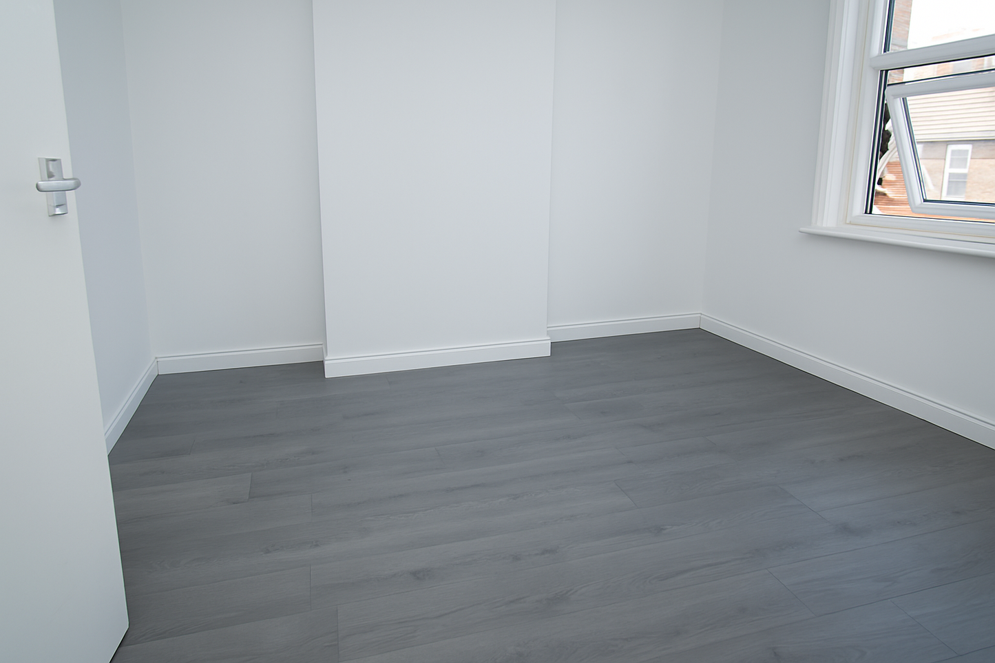 Waterproof Century Oak 8mm Laminate Flooring