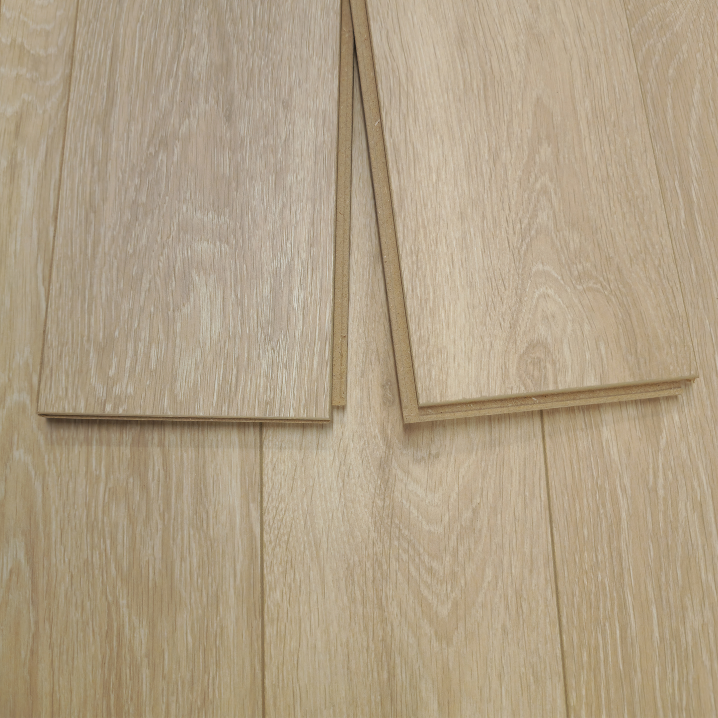 Waterproof Luxury Cool Heritage Oak 12mm Laminate Flooring