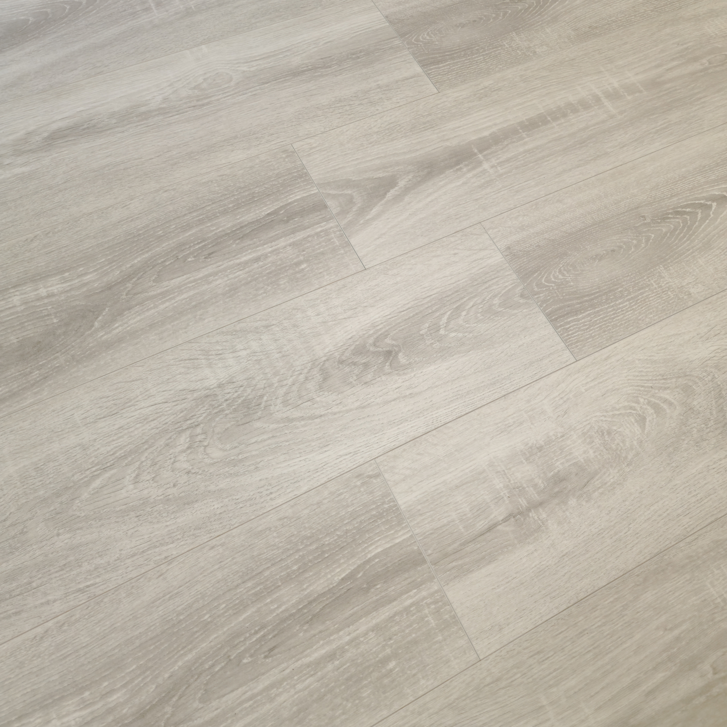 Waterproof Luxury Amberwood Oak 8mm Laminate Flooring