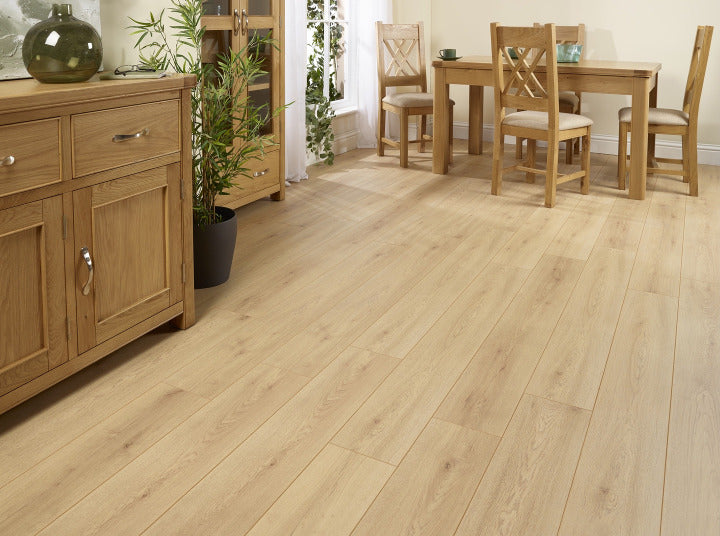 Horizon 12mm Regal oak Laminate Flooring