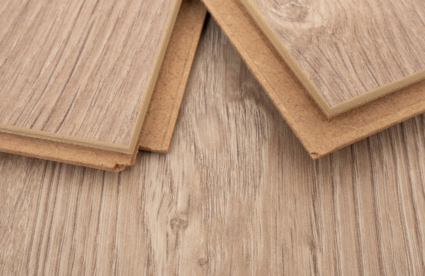 AGT Effect 8mm Laminate Flooring – Solvane