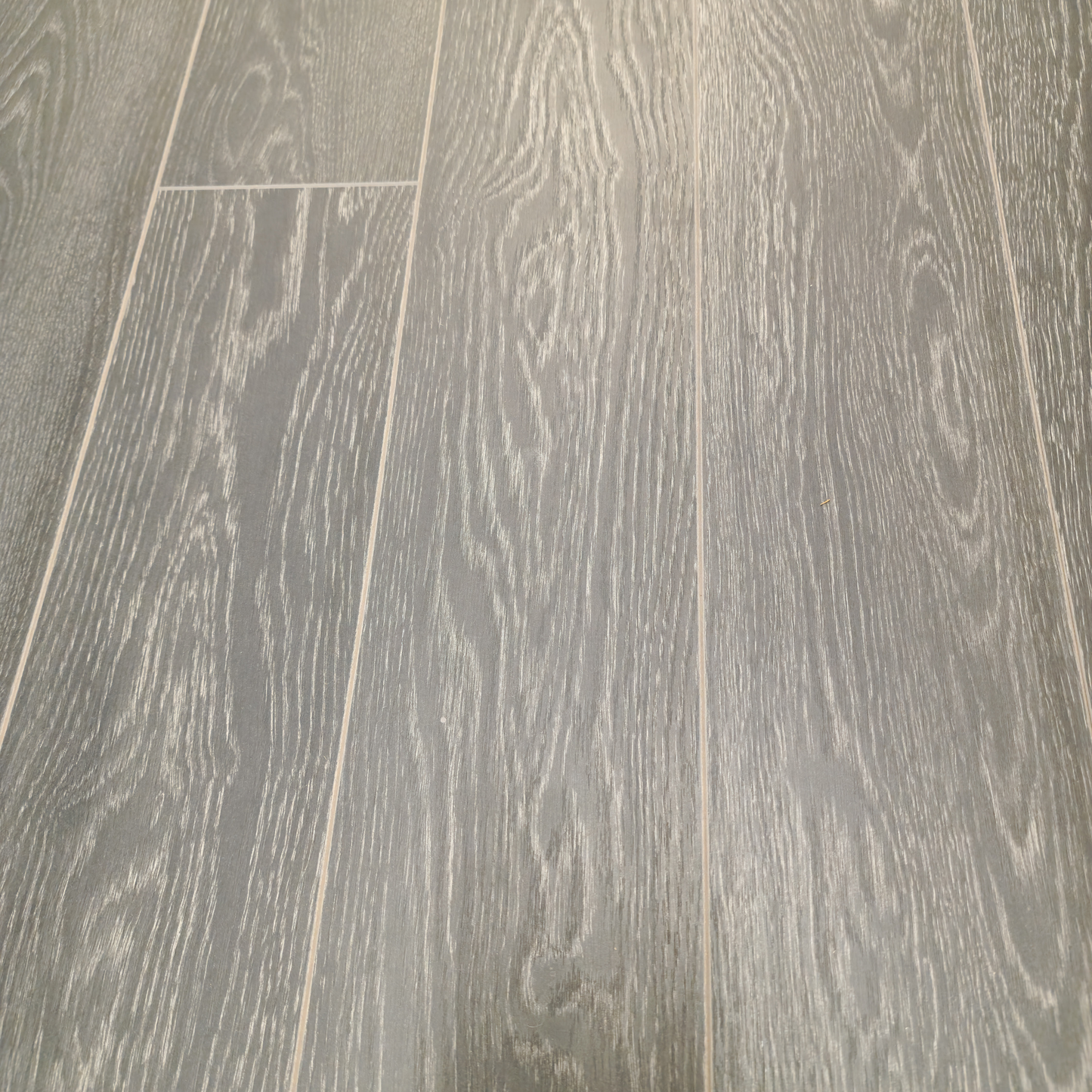 Waterproof Luxury Nordic Grey Oak 12mm Laminate Flooring