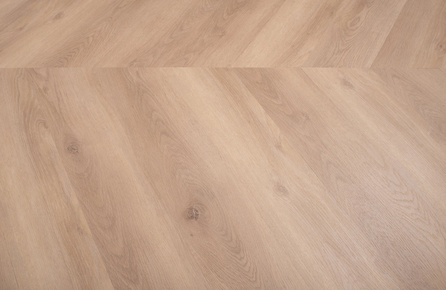 luma-golden-drift-oak-3mm-chevron-glue-down-lvt-5