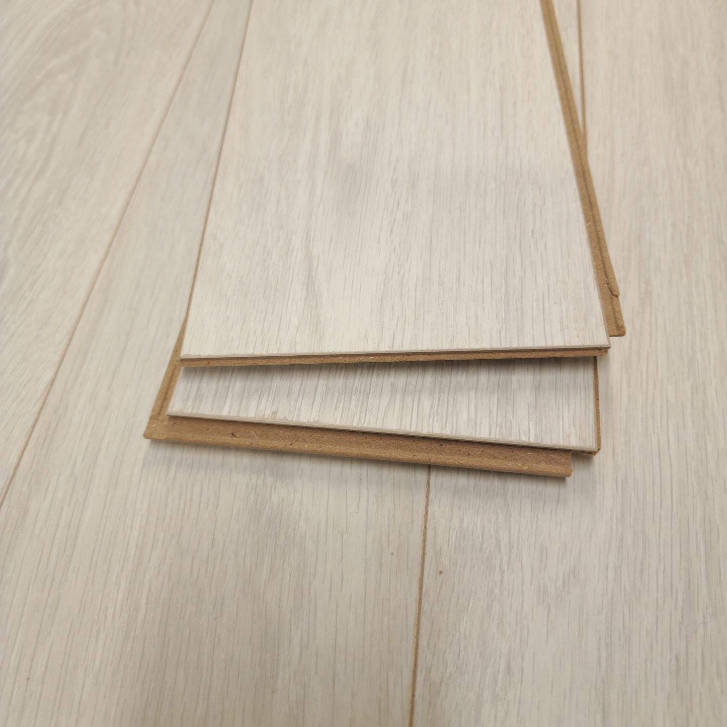 Waterproof Luxury Silverpine Oak 12mm Laminate Flooring