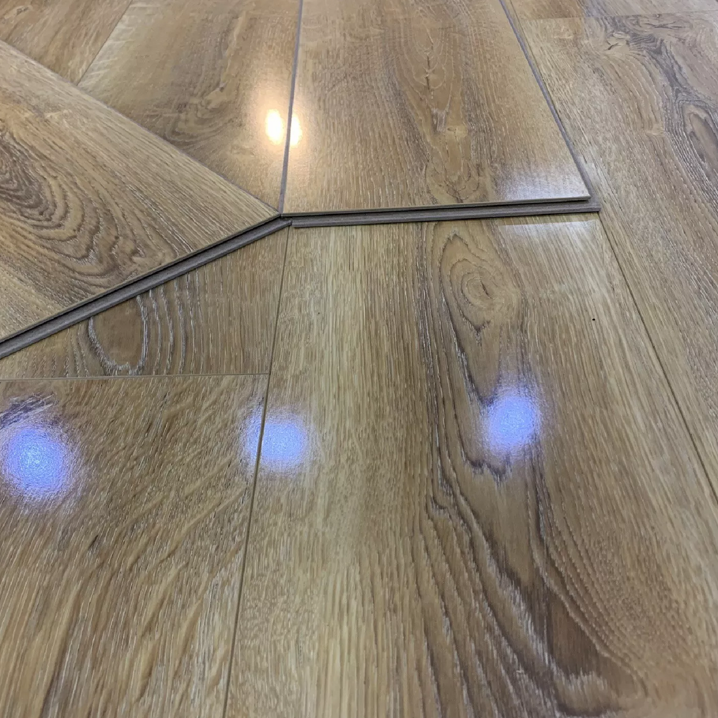 High Gloss Barrel Oak 8mm Laminate Flooring