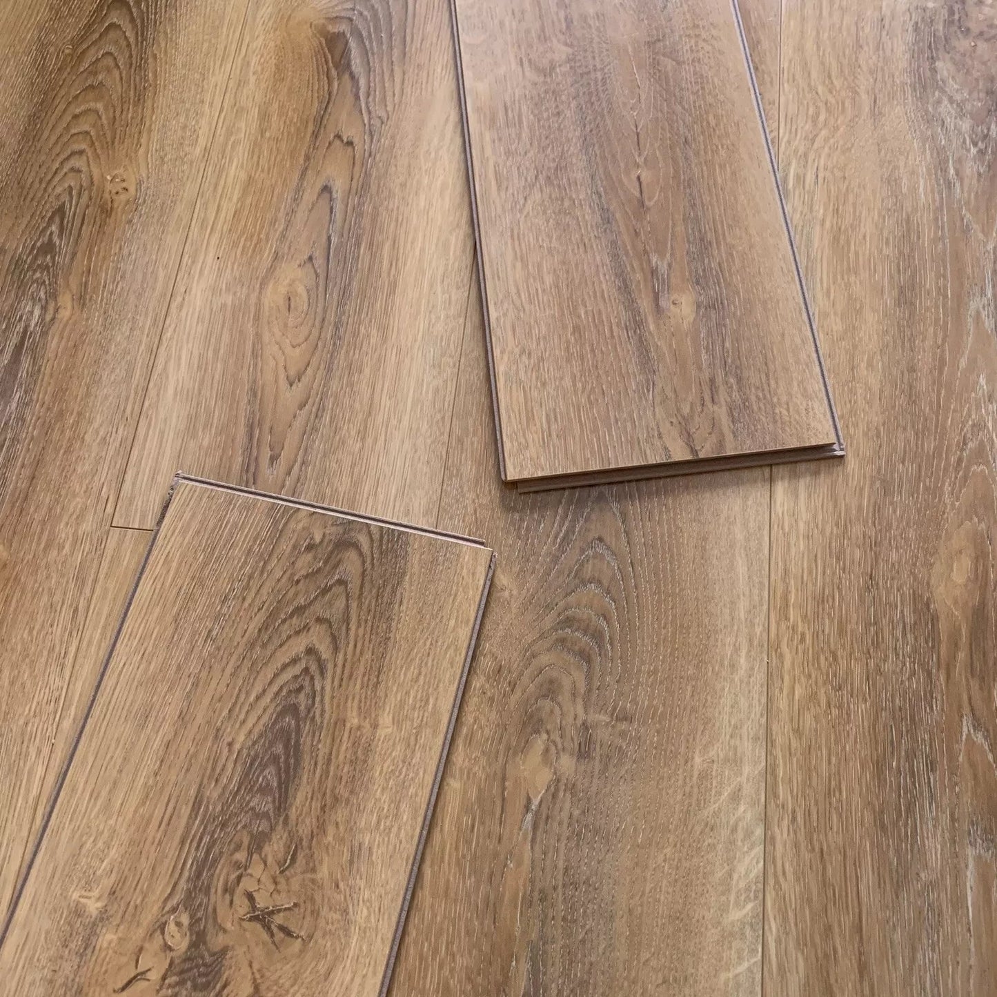 High Gloss Barrel Oak 8mm Laminate Flooring
