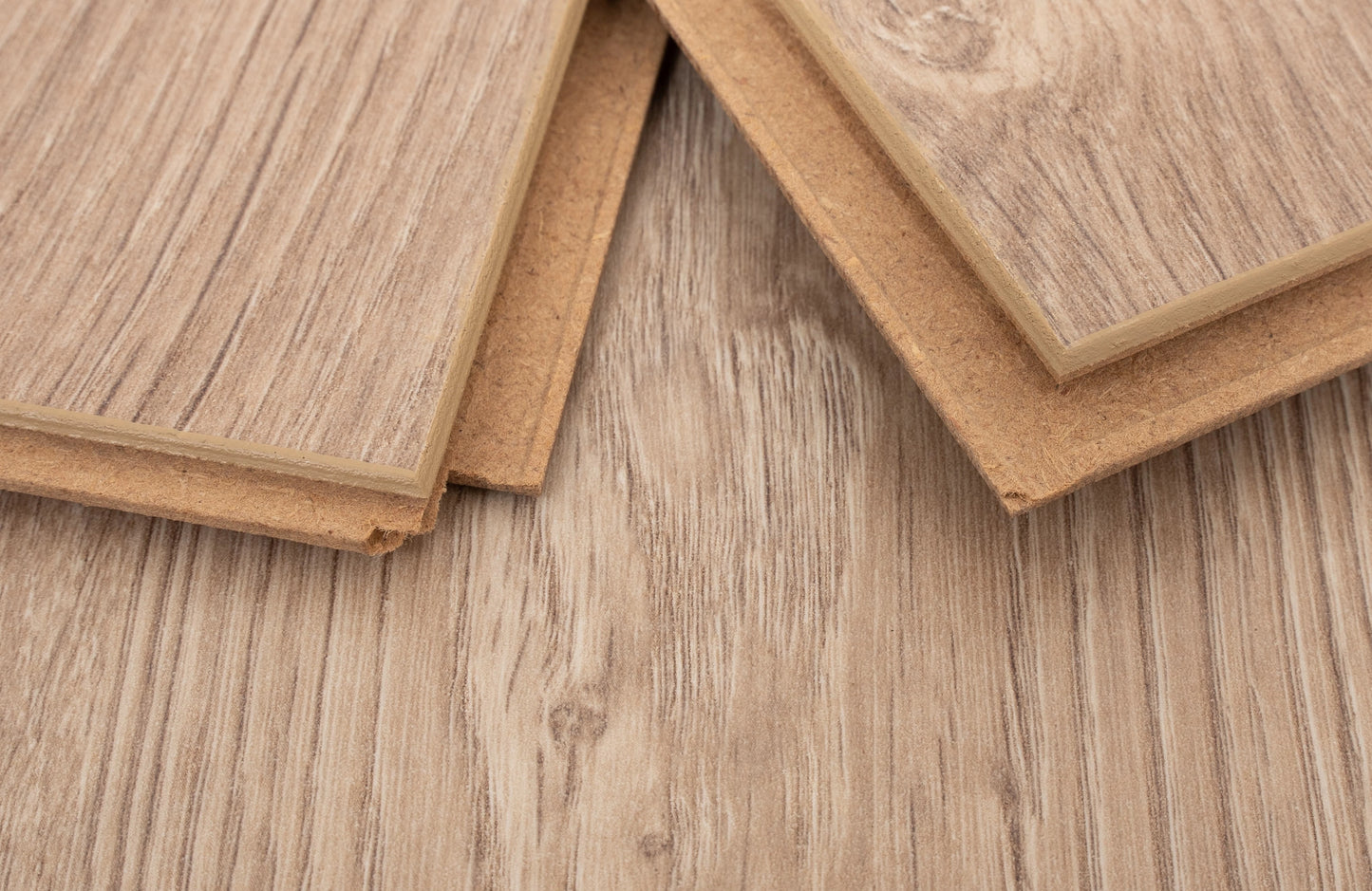 AGT Effect 8mm Laminate Flooring – Solvane