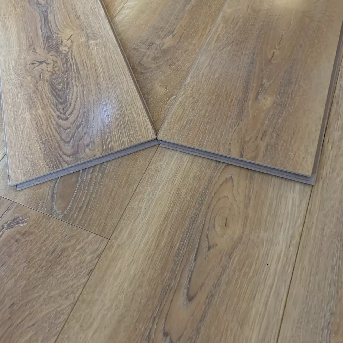 High Gloss Barrel 8mm Laminate Flooring