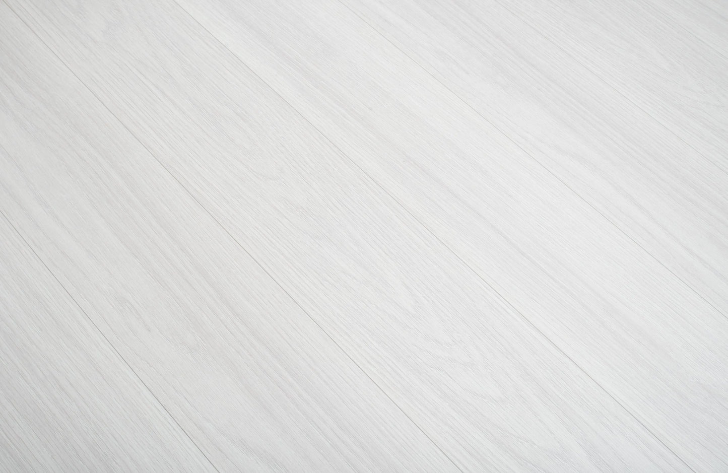 waterproof-luxury-brightwood-oak-8mm-laminate-flooring-2