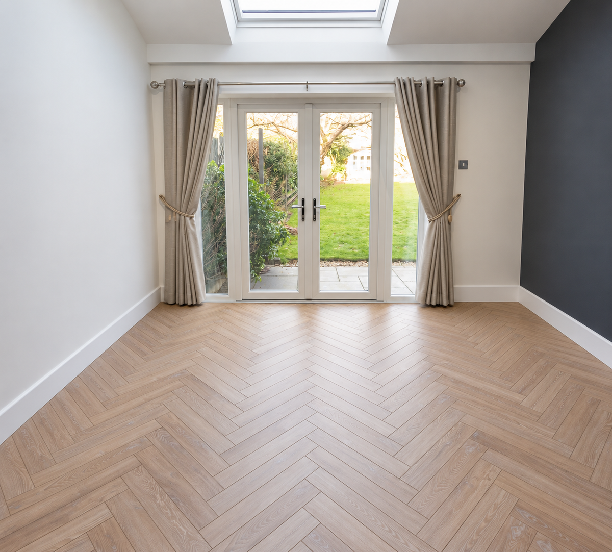 Desert Oak 8mm Herringbone Laminate