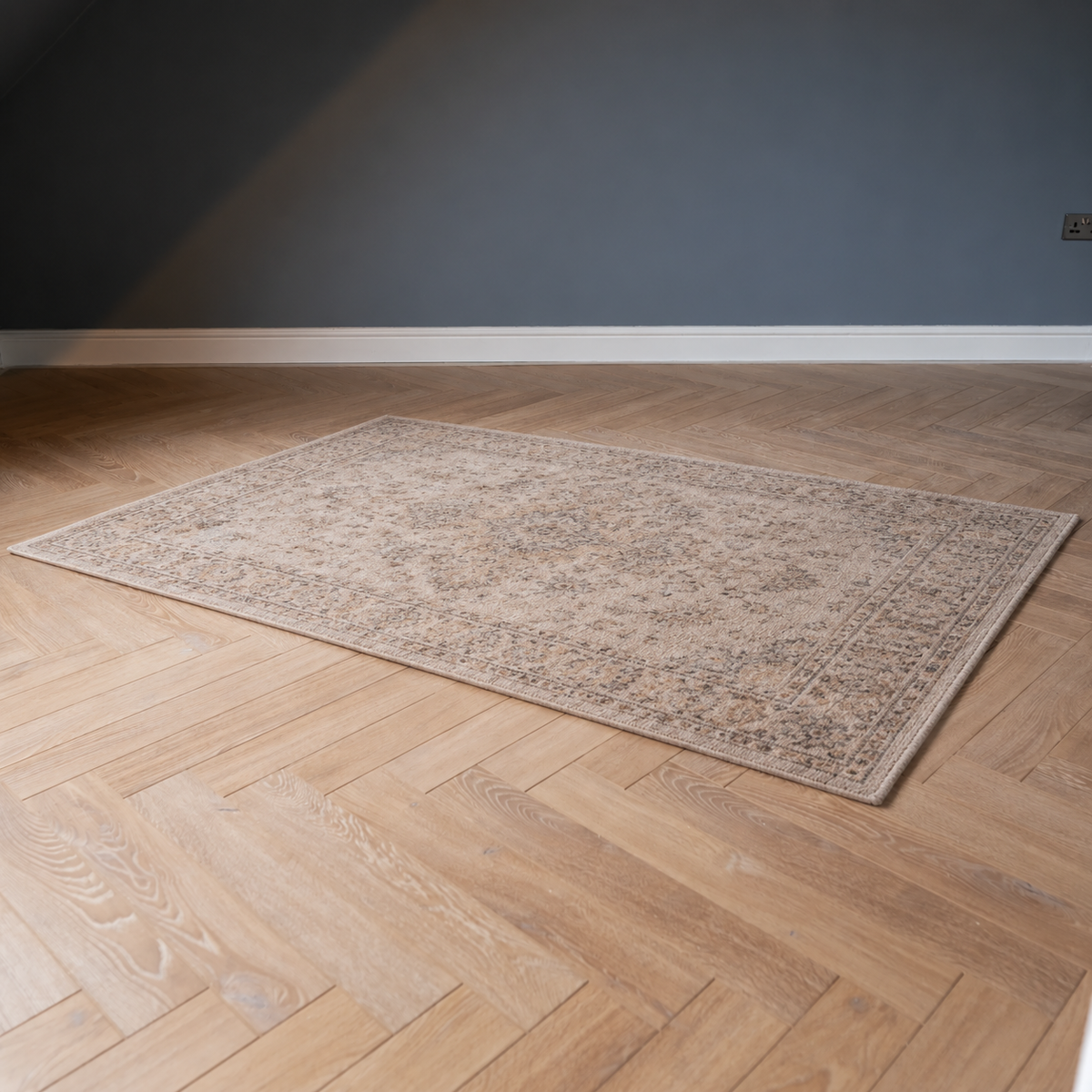 Desert Oak 8mm Herringbone Laminate