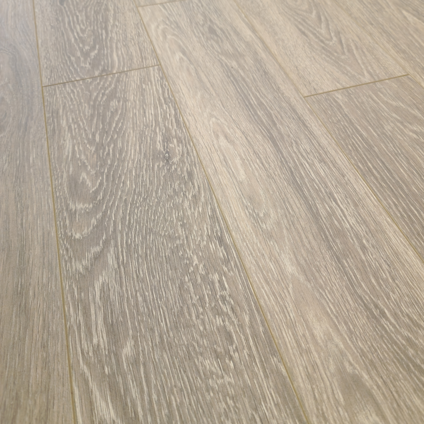 Waterproof Luxury Elmstone Oak 12mm Laminate Flooring