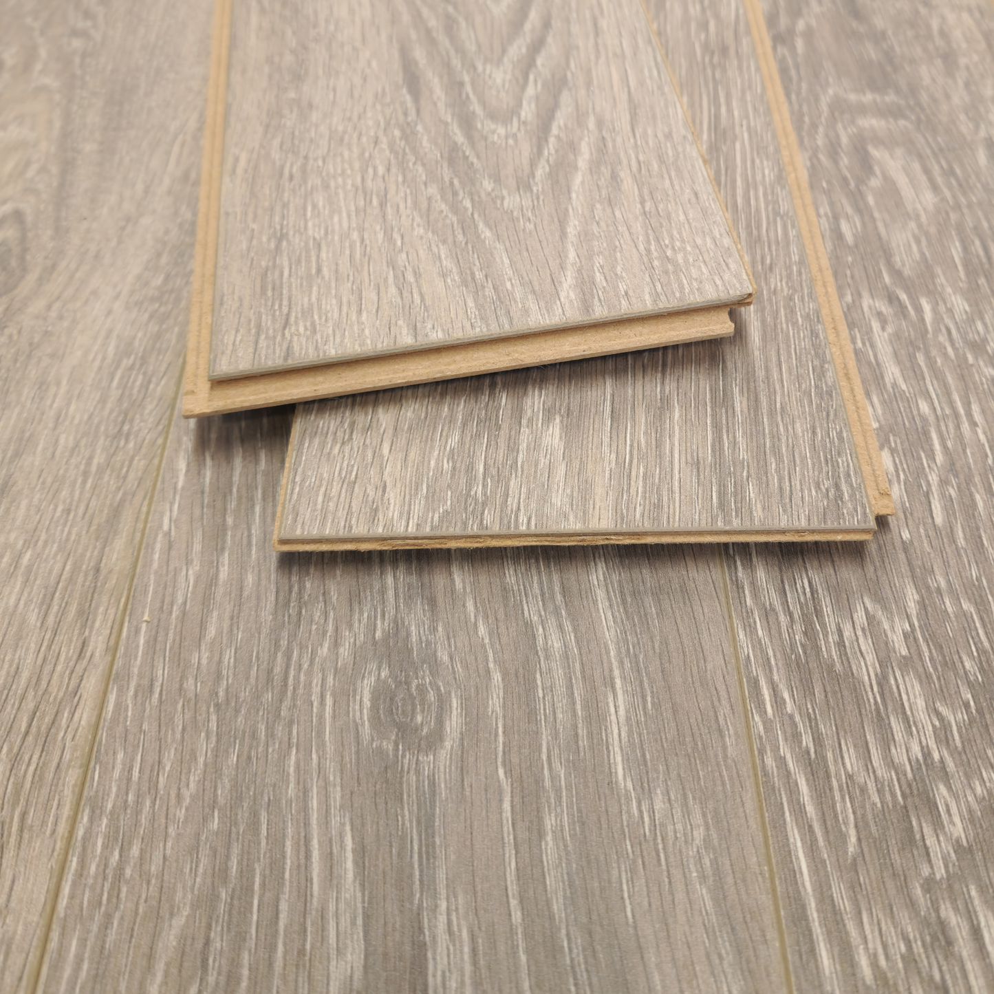 Waterproof Luxury Elmstone Oak 12mm Laminate Flooring