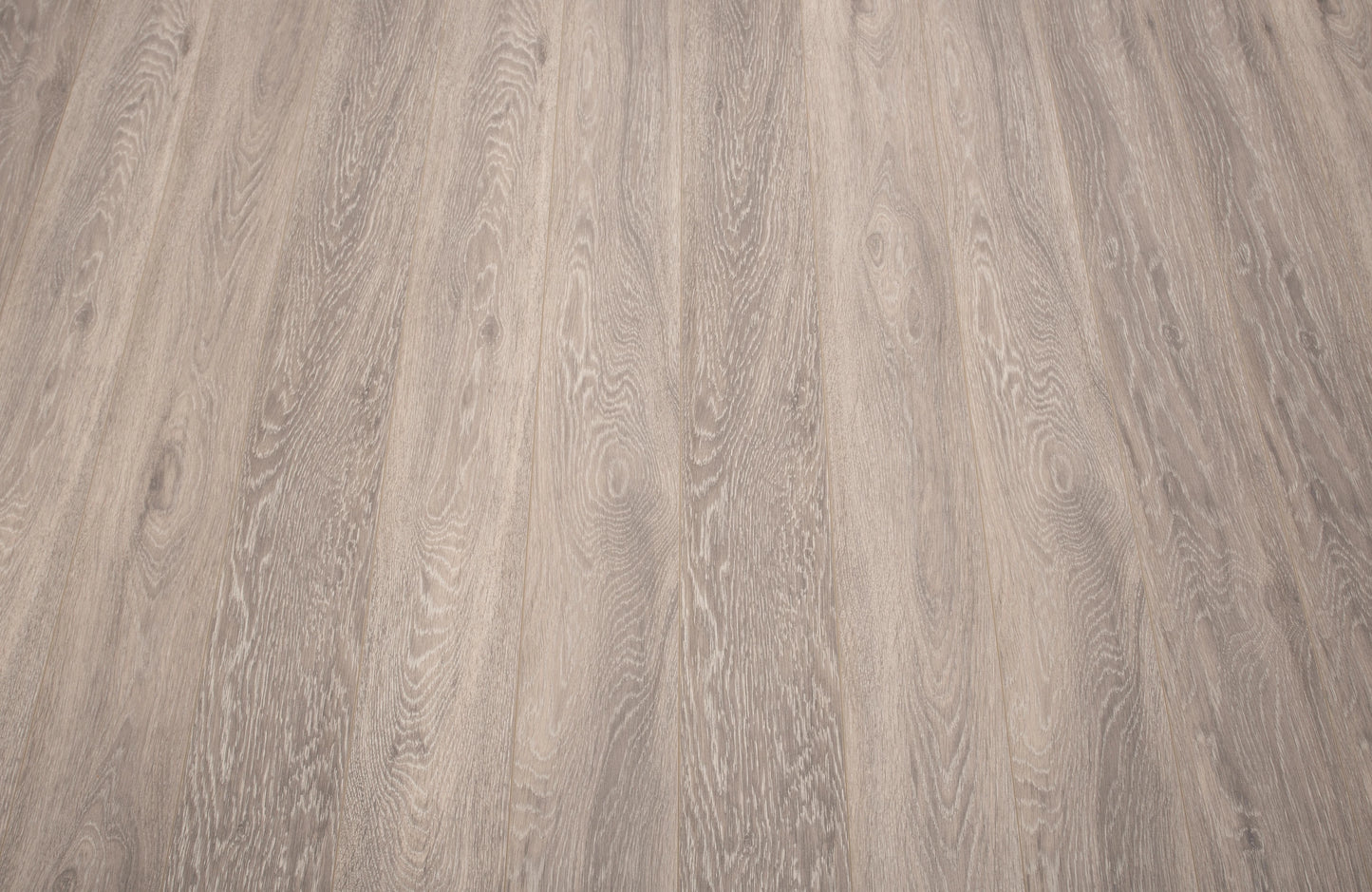 Waterproof Luxury Elmstone Oak 12mm Laminate Flooring