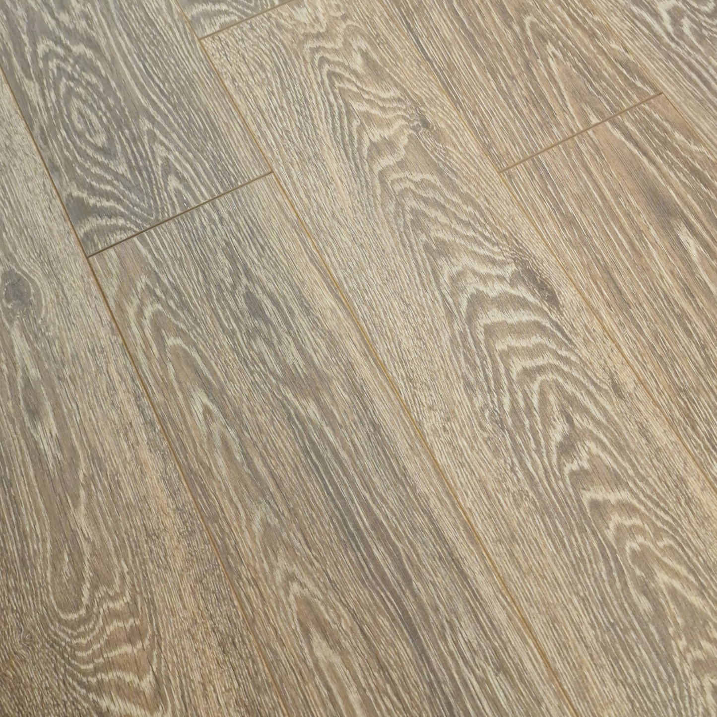 Waterproof Luxury Frostwood Oak 12mm Laminate Flooring