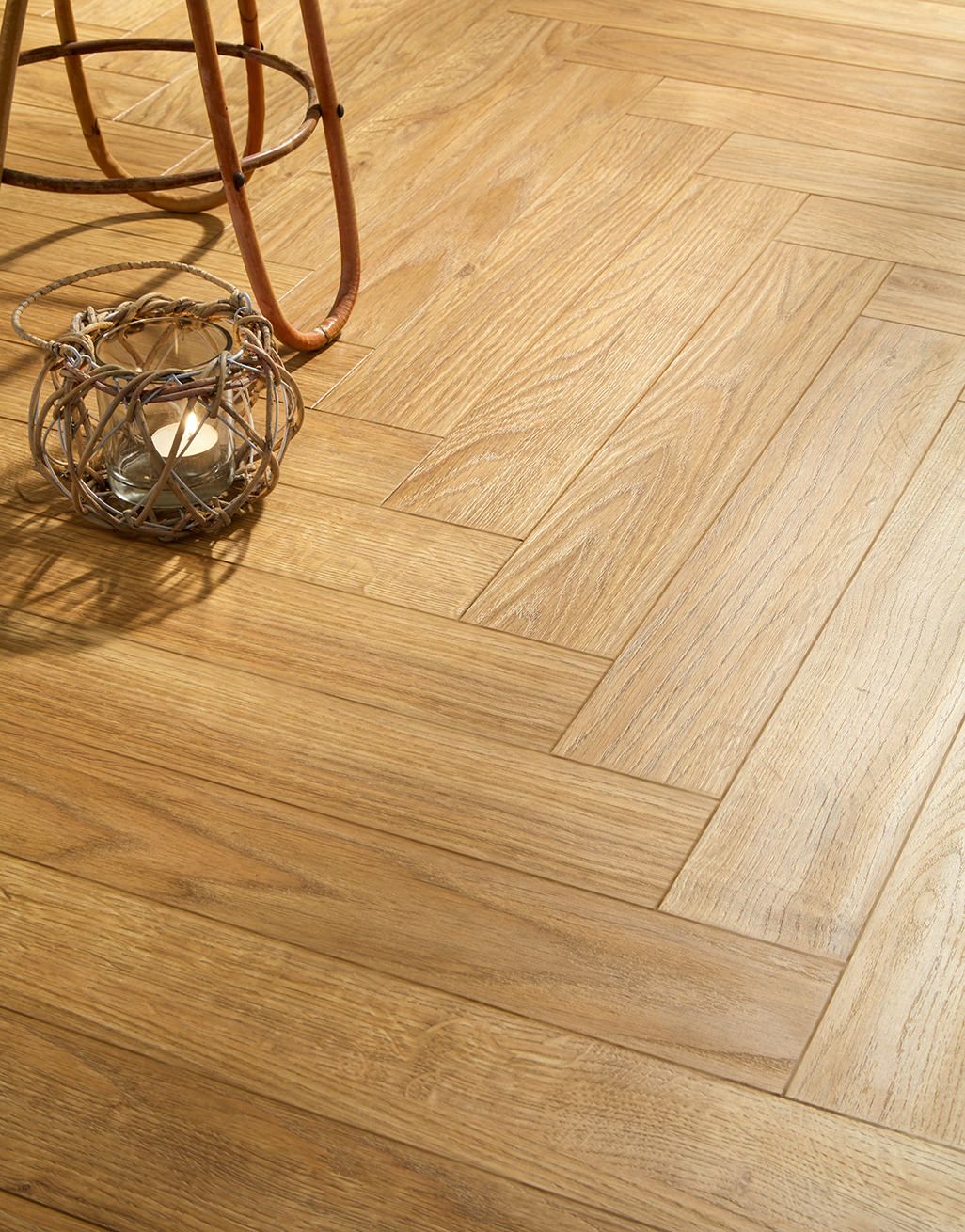 kingsley-8mm-natural-oak-herringbone-laminate-flooring-6