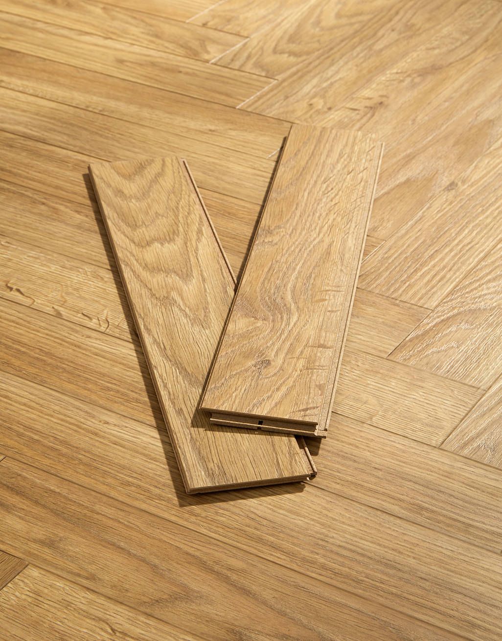 kingsley-8mm-natural-oak-herringbone-laminate-flooring-7