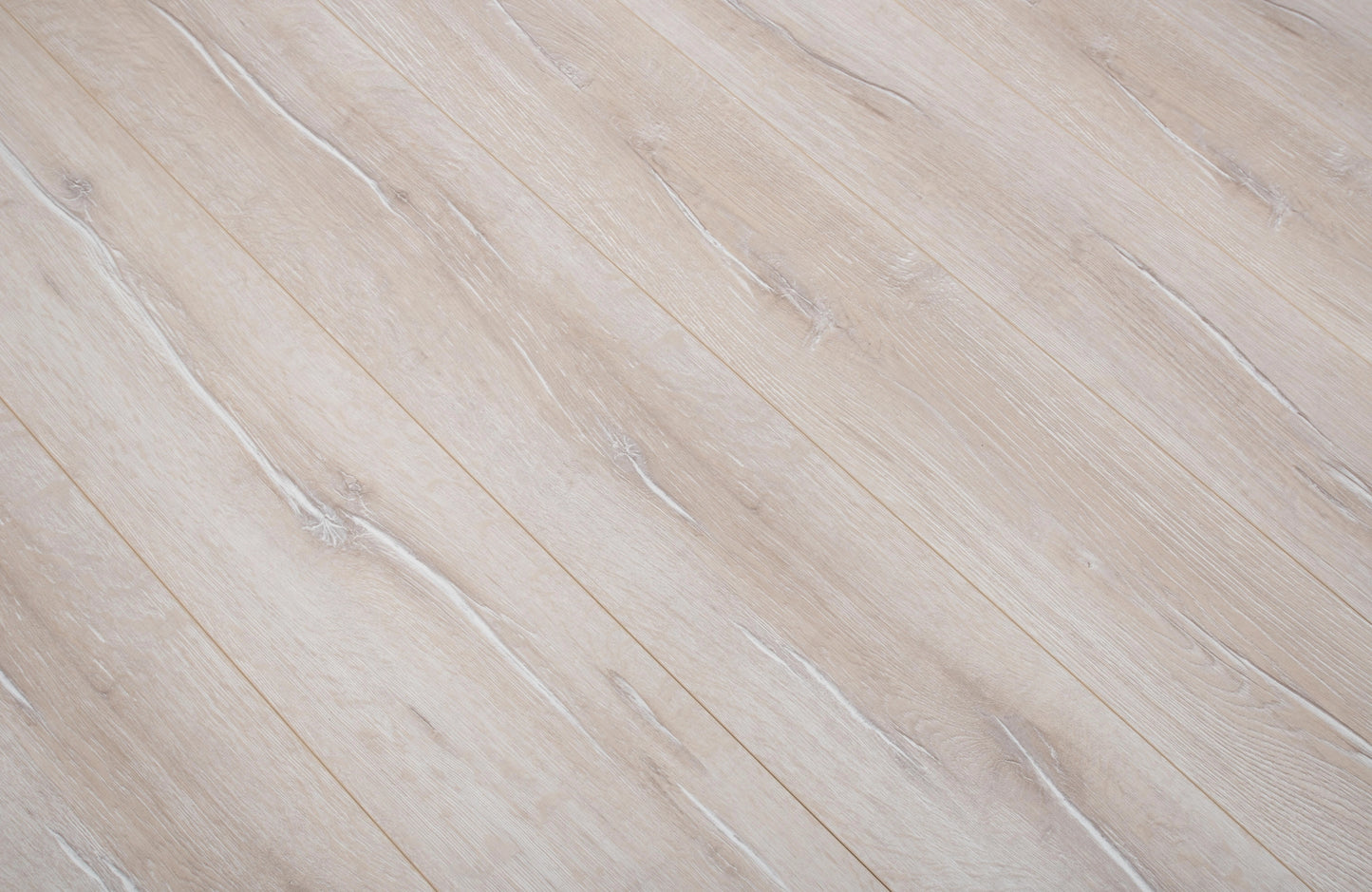 waterproof-luxury-lumaoakoak-8mm-laminate-flooring-3